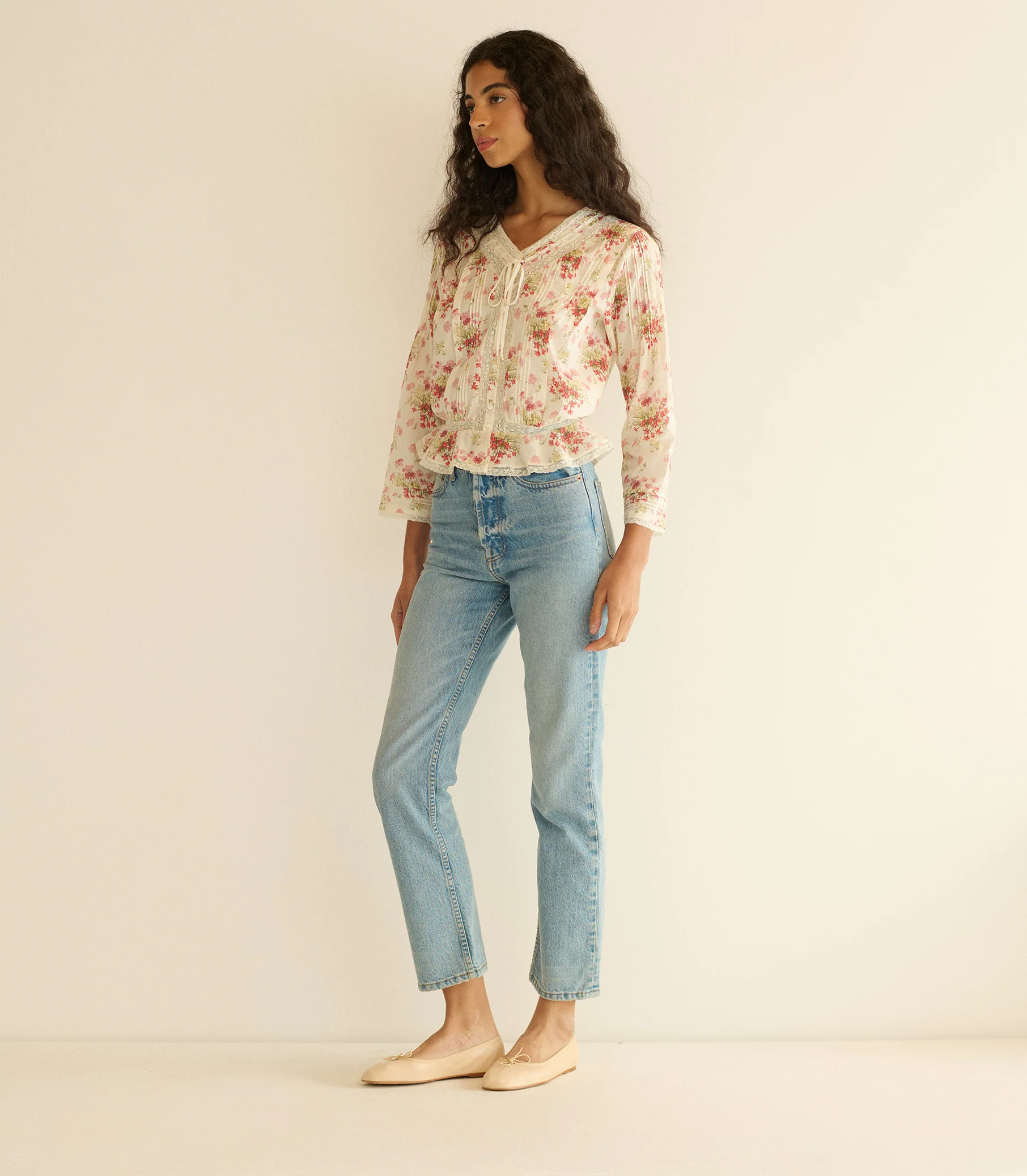 HILLOCK TOP -- IVORY LANTANA FLORAL - Image 3