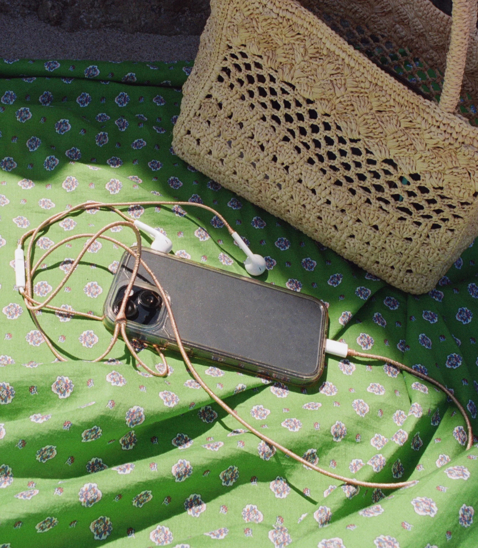 LE POM POM & DÔEN HEADPHONES -- BRONZE - Image 4