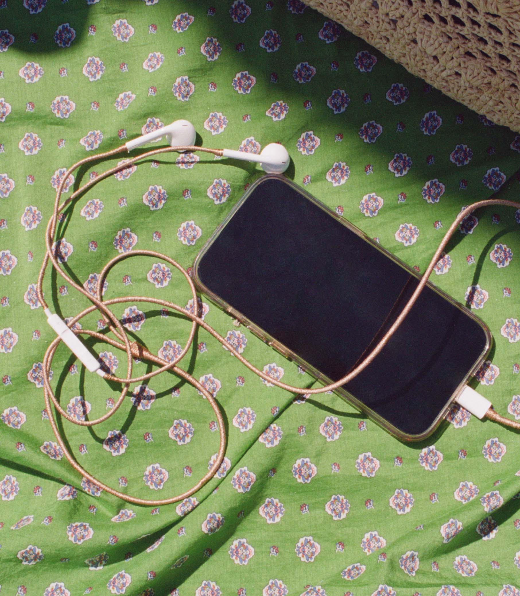 LE POM POM & DÔEN HEADPHONES -- BRONZE - Image 5