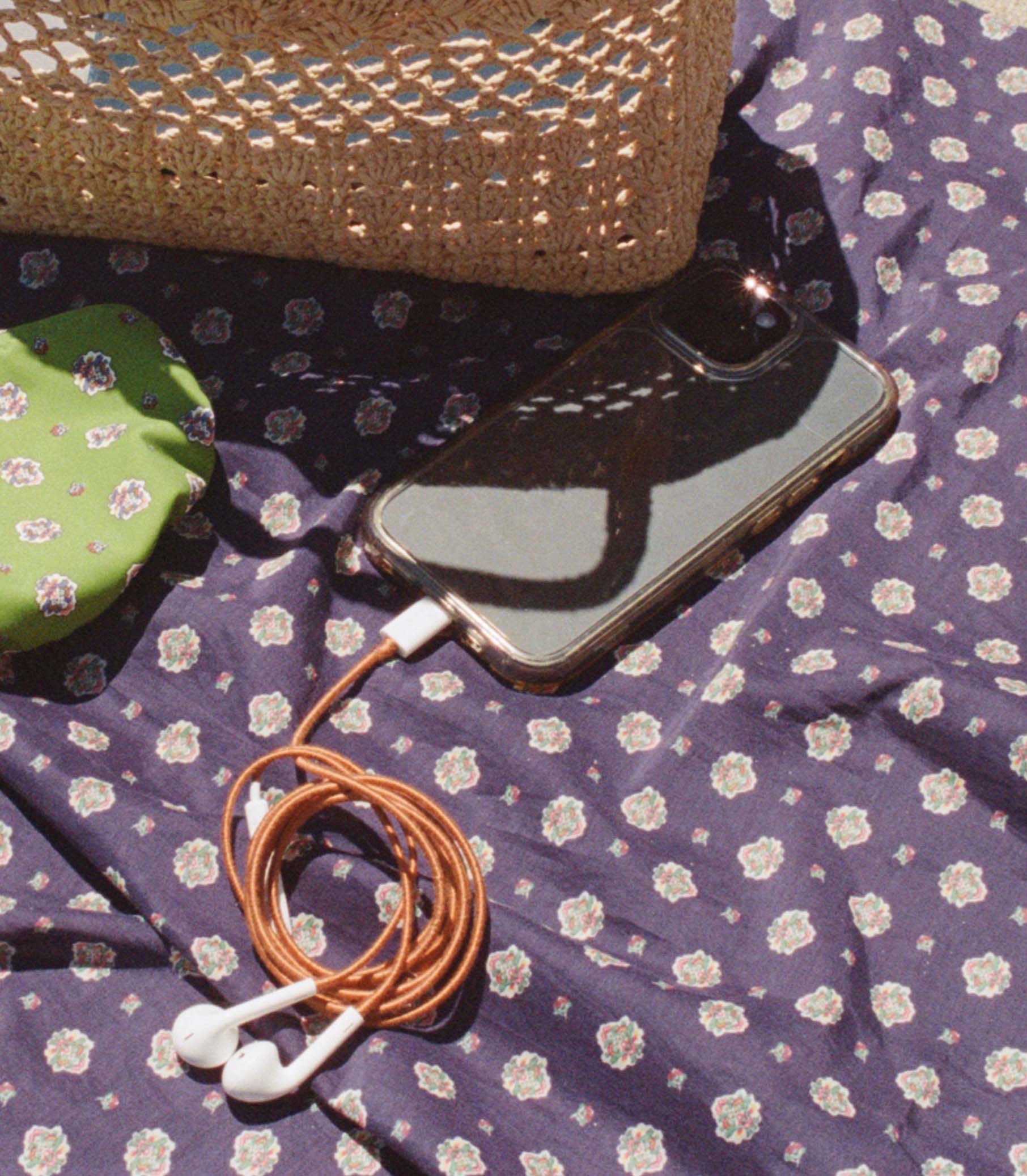 LE POM POM & DÔEN HEADPHONES -- COCONUT - Image 3