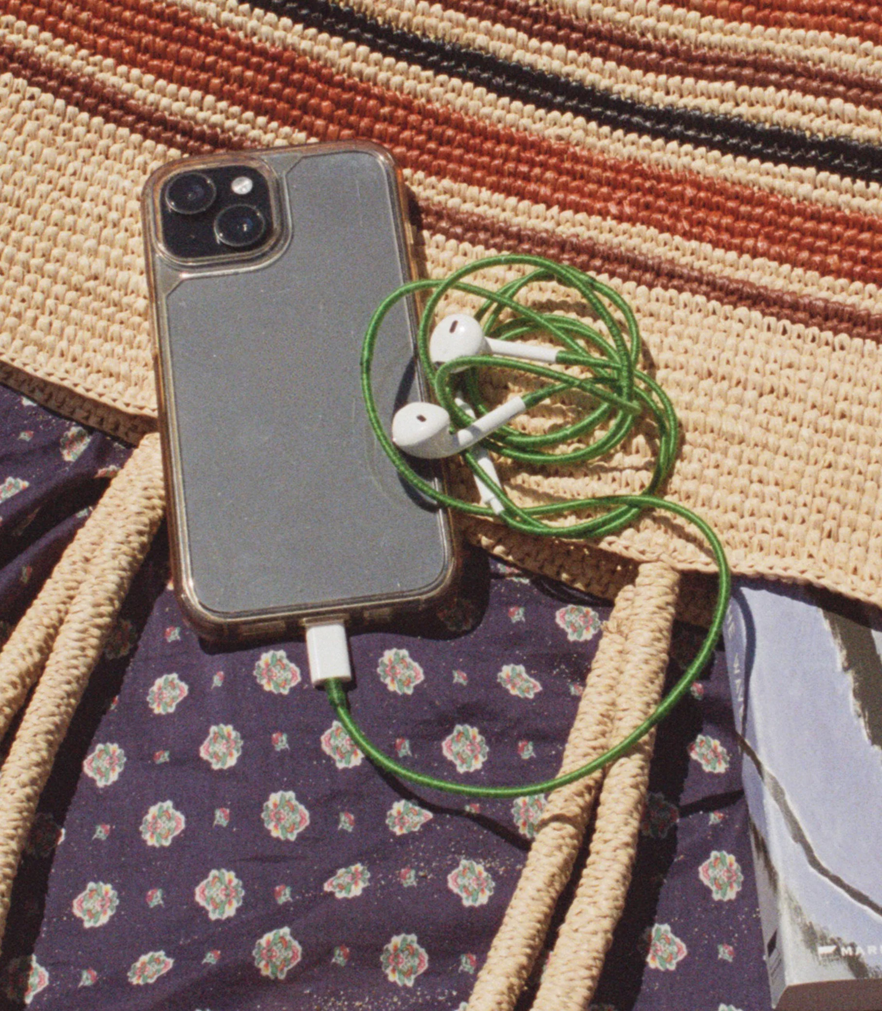 LE POM POM & DÔEN HEADPHONES -- VERT - Image 2