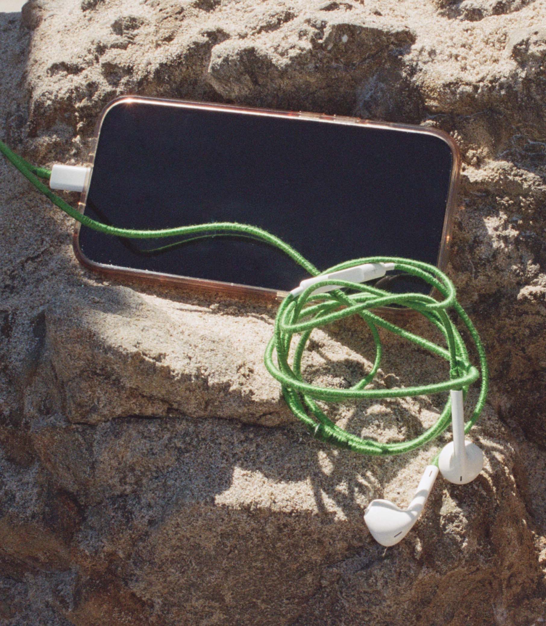 LE POM POM & DÔEN HEADPHONES -- VERT - Image 3