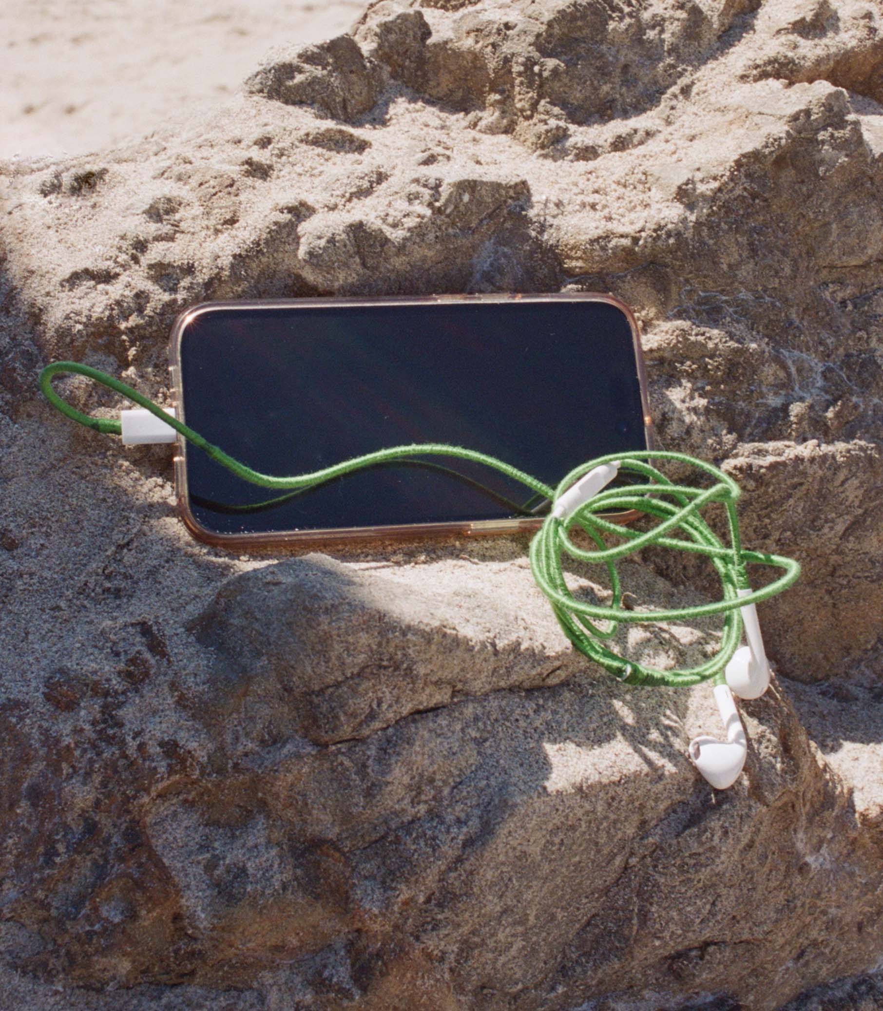 LE POM POM & DÔEN HEADPHONES -- VERT - Image 4