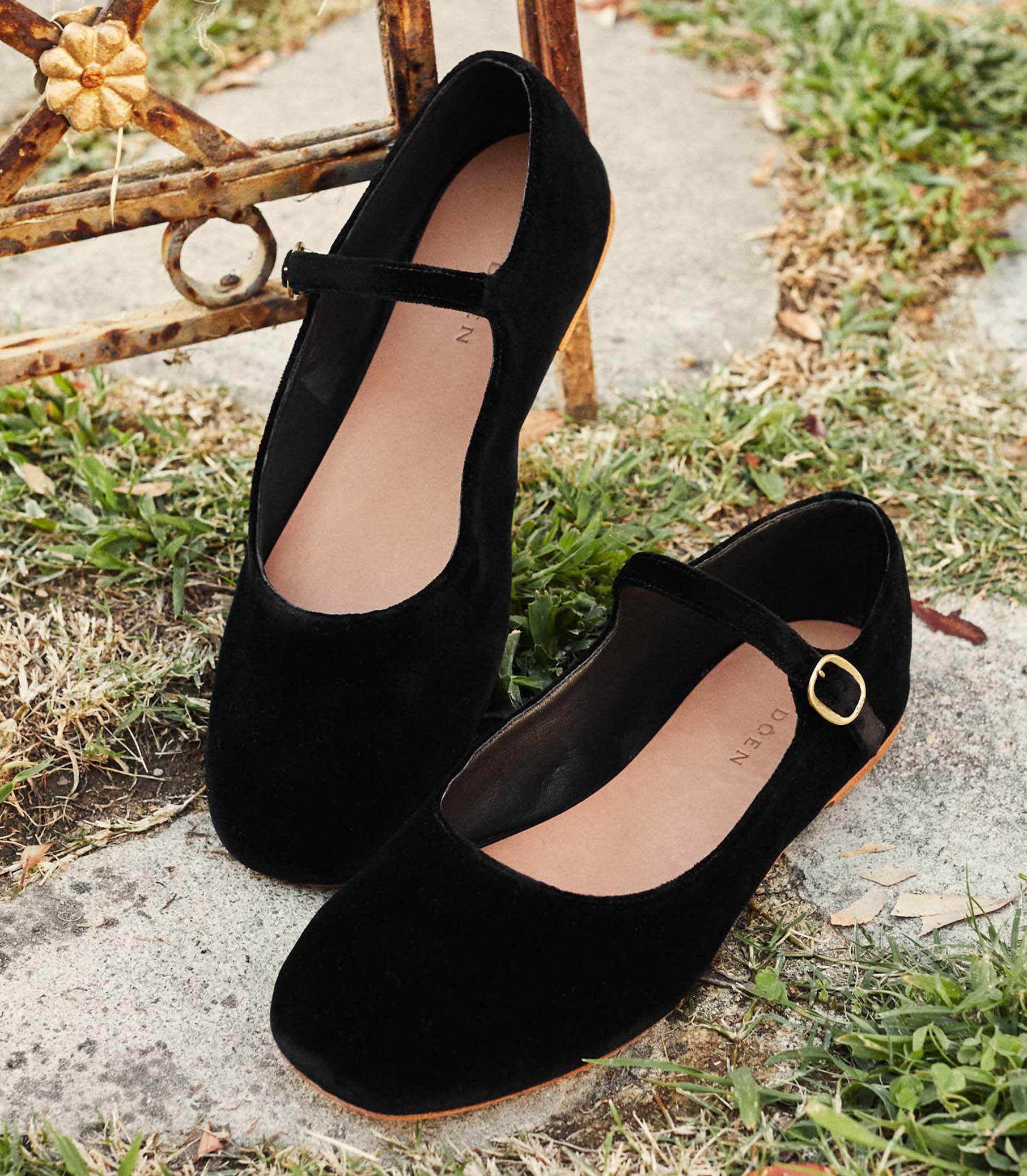 MARY JANE SLIPPER -- BLACK - Image 5