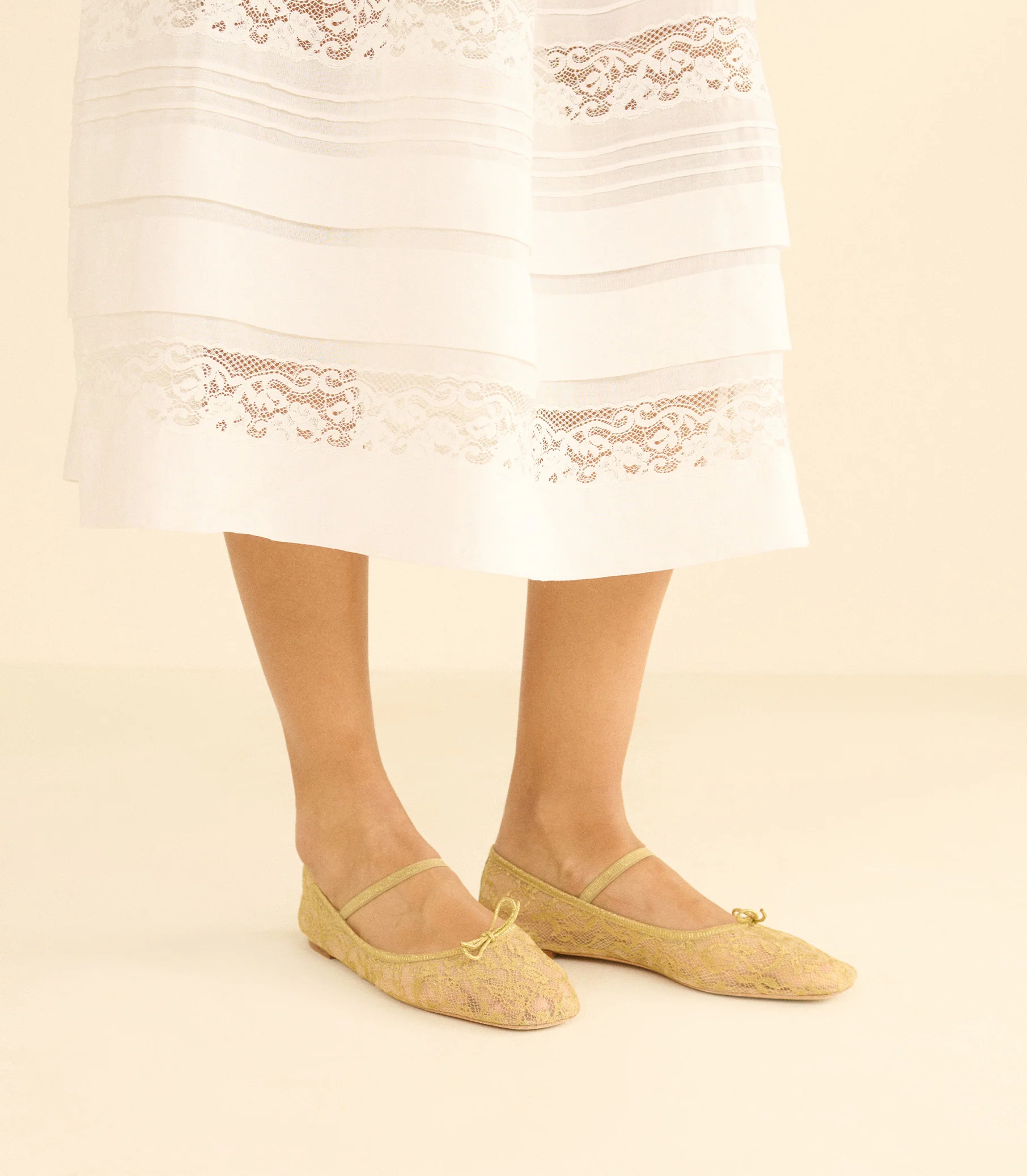PILLAR MARY JANE -- GOLD LACE - Image 3