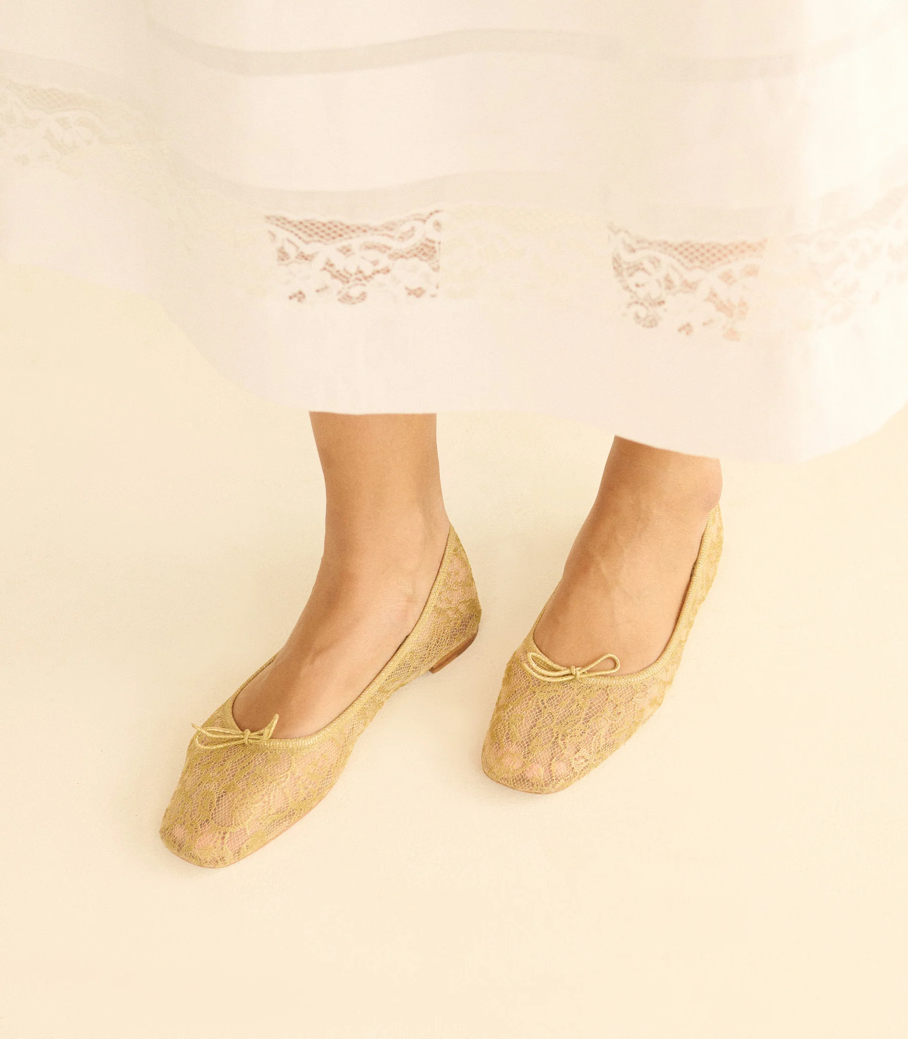 PILLAR MARY JANE -- GOLD LACE - Image 4