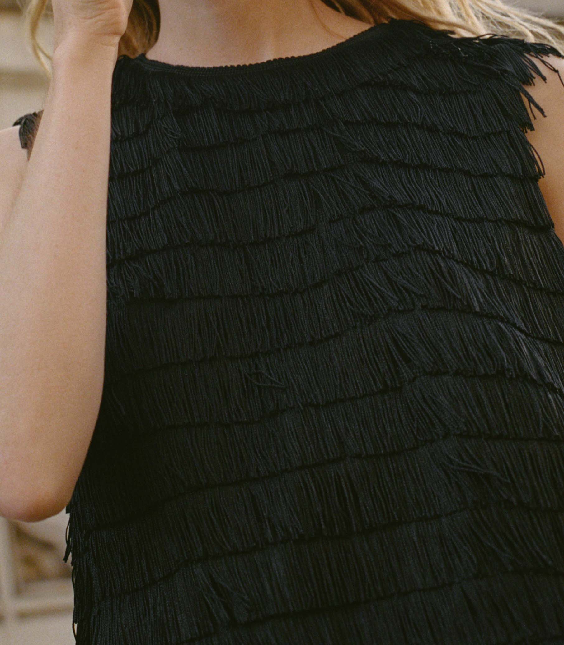 SOIRÉE TUNIC TOP -- BLACK - Image 4